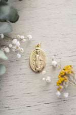 Load image into Gallery viewer, Miraculous Medal - GABRIELLE ISABEL
